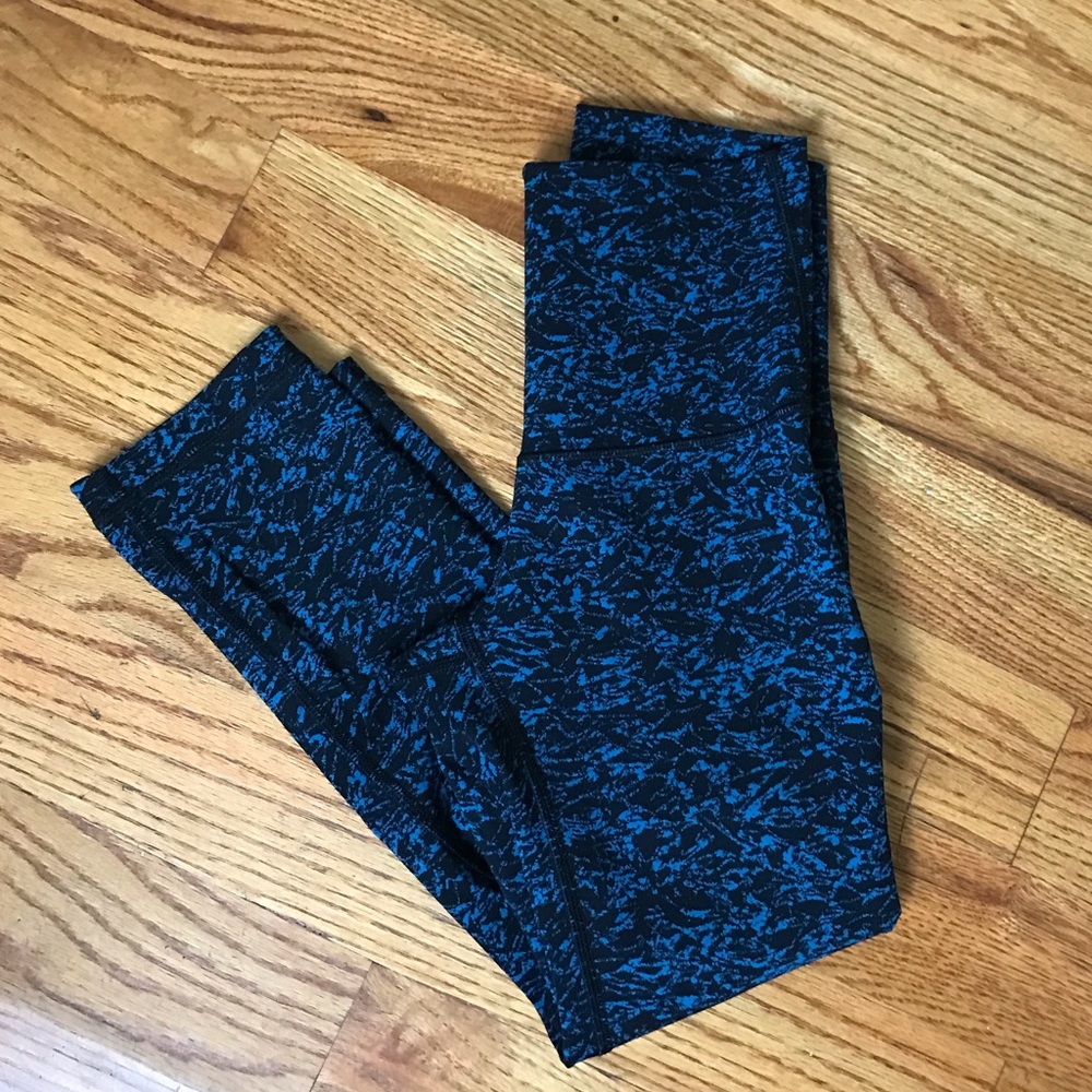 Lululemon Black/Blue Pattern Leggings